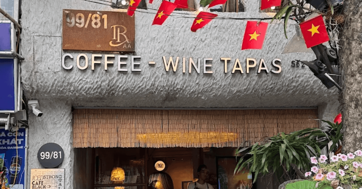 Wine Tapas 99/81 - Quán cafe view Nhà thờ lớn với không gian rợp cây xanh